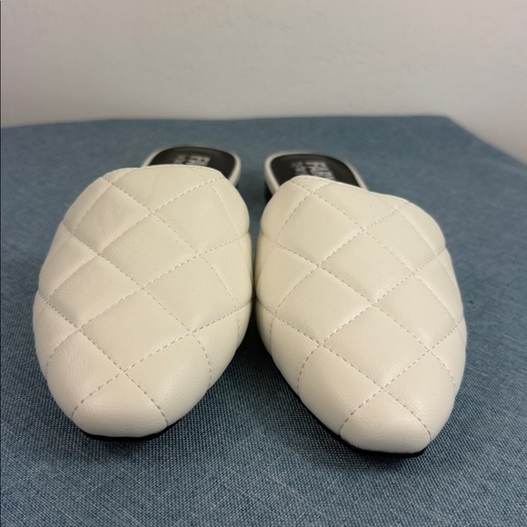 Faryl by Farylrobin White Quilted Pointed Toe Mule Flats Slip On Size 7.5 M - Picture 4 of 9